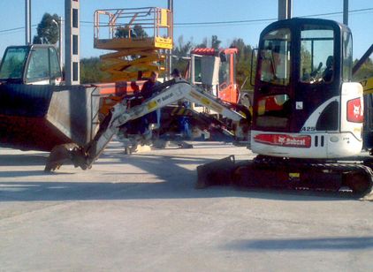 BOBCAT EXC 425