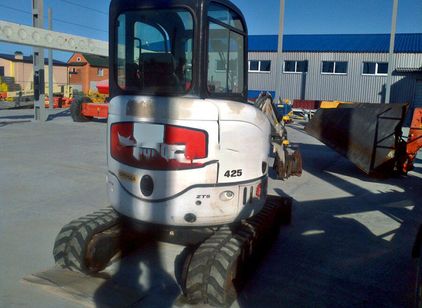 BOBCAT EXC 425