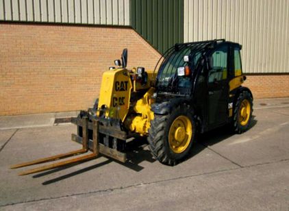 Аренда телескопического погрузчика CATERPILLAR TH
210 2.2 тонны CATERPILLAR TH210