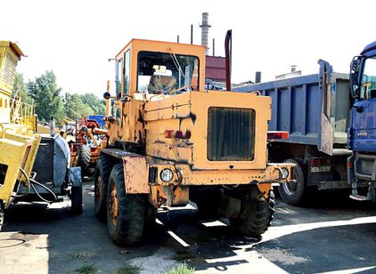 Автогрейдер ДЗ
                        122