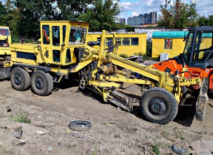 Автогрейдер ДЗ
                        180