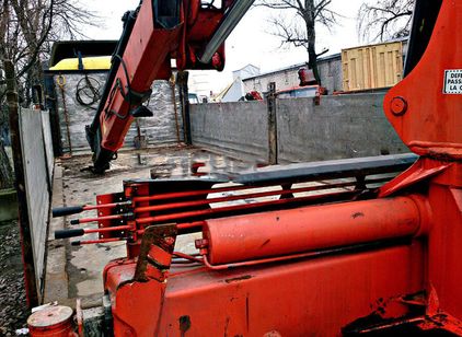 Аренда и услуги крана манипулятора MAN 26.403 15
тонн MAN 26.403