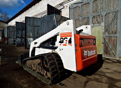 BOBCAT
                        864