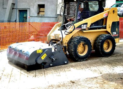 Бункерная щетка CAT