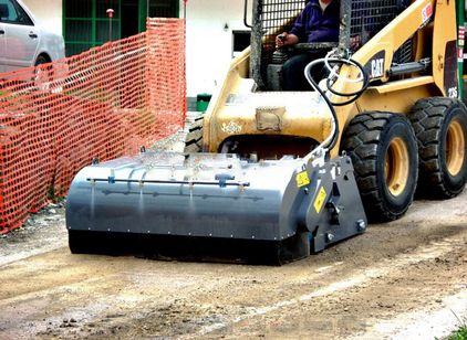 Аренда Бункерная щетка CAT