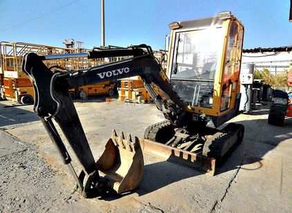 VOLVO
                        EC20B