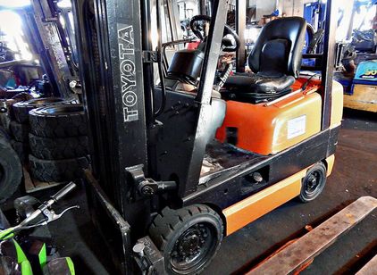 Аренда вилочного погрузчика TOYOTA 1.8 тонны TOYOTA Газ / Бензин