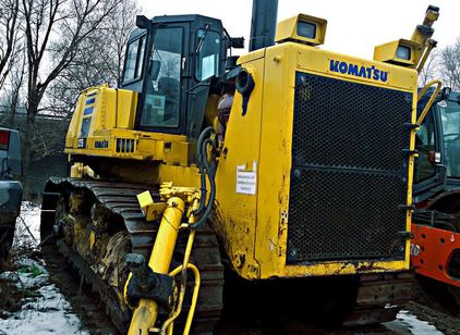 KOMATSU
                        D275