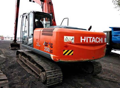 HITACHI ZAXIS 200LC